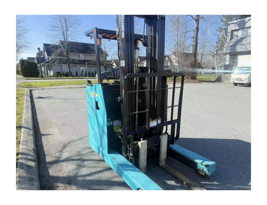 Sumitomo 62-FBRA25STE 5,000 lb electric forklift with side shift, three-quarter view